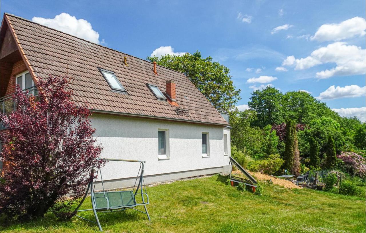 3 Bedroom Nice Home In Pinnow Ot Godern Exteriör bild